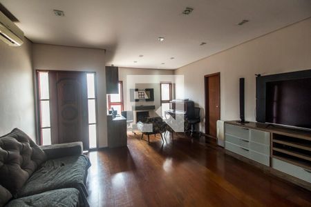 Sala de TV de casa de condomínio à venda com 4 quartos, 220m² em Alphaville, Santana de Parnaíba