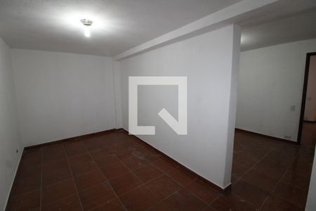 Quarto 2 de casa para alugar com 2 quartos, 140m² em Vila Ema, São Paulo