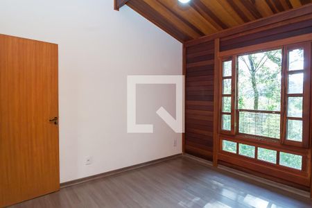 quarto 2 de casa de condomínio à venda com 3 quartos, 560m² em Ecoville, Nova Lima