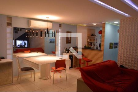 Sala de casa de condomínio à venda com 6 quartos, 242m² em Taquara, Rio de Janeiro