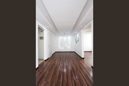 Sala de apartamento para alugar com 2 quartos, 55m² em Jardim Caiapiá, Cotia