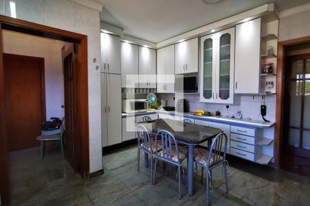 Apartamento à venda com 148m², 4 quartos e 2 vagas Apartamento à venda com 148m², 4 quartos e 2 vagasCozinha