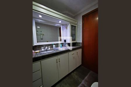 Apartamento à venda com 148m², 4 quartos e 2 vagas Apartamento à venda com 148m², 4 quartos e 2 vagasBanheiro