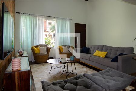 Sala de casa de condomínio para alugar com 4 quartos, 180m² em Recreio dos Bandeirantes, Rio de Janeiro