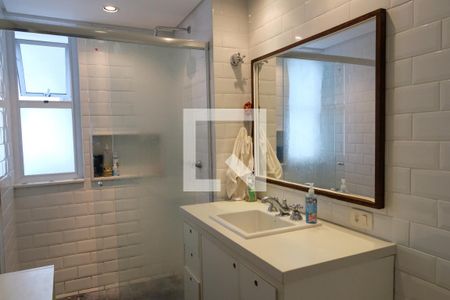 Banheiro de apartamento para alugar com 2 quartos, 70m² em Pinheiros, São Paulo