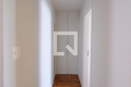 Corredor de apartamento para alugar com 2 quartos, 70m² em Pinheiros, São Paulo