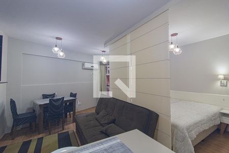 Sala de apartamento para alugar com 1 quarto, 56m² em Centro Cívico, Curitiba