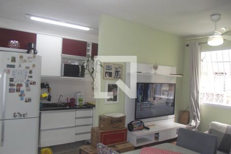 Sala de apartamento para alugar com 1 quarto, 42m² em Del Castilho, Rio de Janeiro