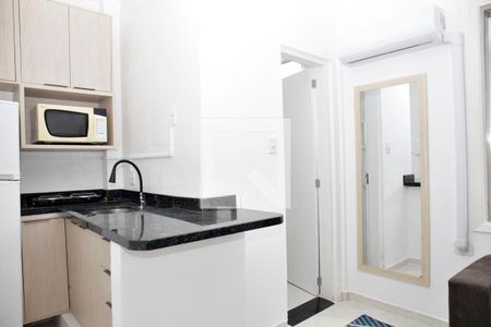 Sala + Cozinha de kitnet/studio para alugar com 1 quarto, 24m² em Cidade Baixa, Porto Alegre