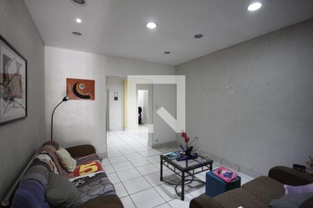 Casa à venda com 150m², 4 quartos e 1 vagaSala Casa de baixo