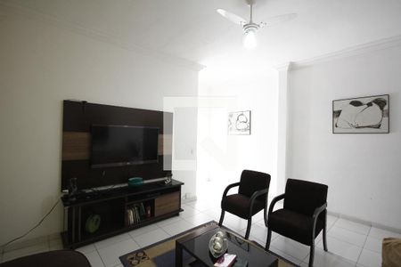 Sala de casa à venda com 4 quartos, 150m² em Cambuci, São Paulo