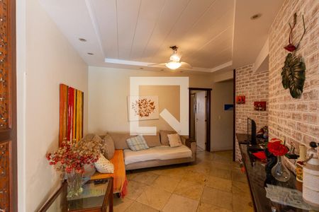 Sala de casa de condomínio à venda com 5 quartos, 500m² em Badu, Niterói