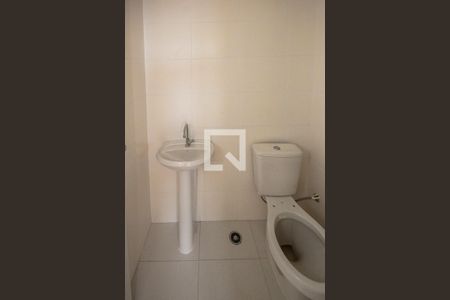 Banheiro de apartamento para alugar com 1 quarto, 24m² em Vila Ema, São Paulo