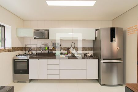 Cozinha e Área de Serviço de casa para alugar com 4 quartos, 1000m² em Guarujá, Porto Alegre