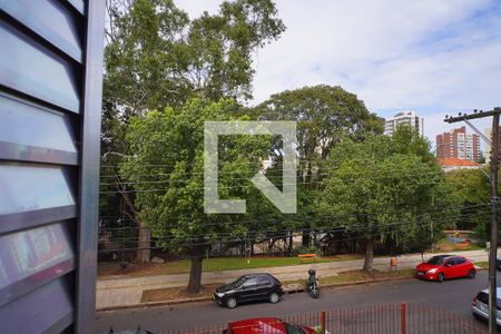 Sala - Vista de apartamento à venda com 3 quartos, 74m² em Petrópolis, Porto Alegre