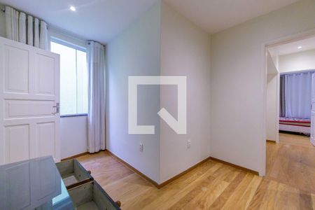 Casa de condomínio à venda com 445m², 7 quartos e 3 vagas Casa de condomínio à venda com 445m², 7 quartos e 3 vagasSaleta