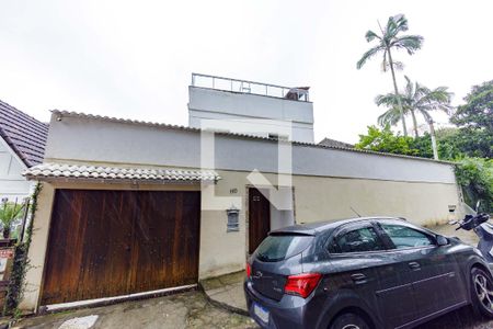 Casa de condomínio à venda com 445m², 7 quartos e 3 vagas Casa de condomínio à venda com 445m², 7 quartos e 3 vagasFachada