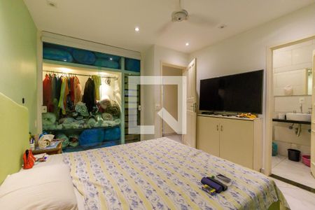 Casa de condomínio à venda com 445m², 7 quartos e 3 vagas Casa de condomínio à venda com 445m², 7 quartos e 3 vagasSuíte 4