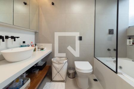 Suíte - banheiro de apartamento para alugar com 3 quartos, 139m² em Jardim Paulista, São Paulo