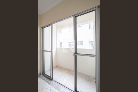 Varanda da sala de apartamento para alugar com 2 quartos, 52m² em Castelo, Belo Horizonte