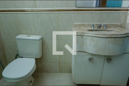 Casa de condomínio à venda com 600m², 6 quartos e 3 vagas Casa de condomínio à venda com 600m², 6 quartos e 3 vagasBanheiro da Suíte 1