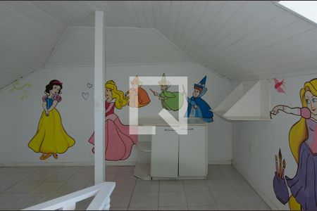 Casa de condomínio à venda com 600m², 6 quartos e 3 vagas Casa de condomínio à venda com 600m², 6 quartos e 3 vagasSótão