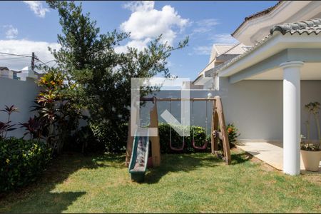 Casa de condomínio à venda com 600m², 6 quartos e 3 vagas Casa de condomínio à venda com 600m², 6 quartos e 3 vagasÁrea externa