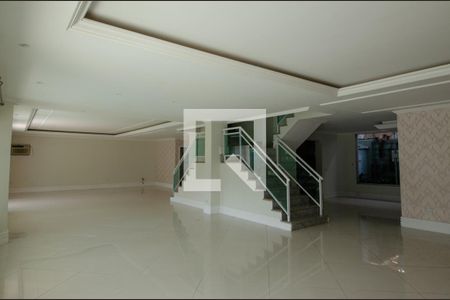 Casa de condomínio à venda com 600m², 6 quartos e 3 vagasSala