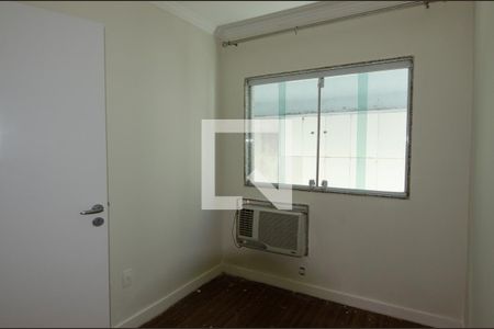 Casa de condomínio à venda com 600m², 6 quartos e 3 vagas Casa de condomínio à venda com 600m², 6 quartos e 3 vagasEscritório