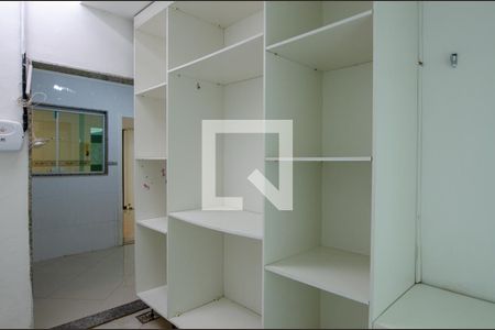 Casa de condomínio à venda com 600m², 6 quartos e 3 vagas Casa de condomínio à venda com 600m², 6 quartos e 3 vagasÁrea de serviço