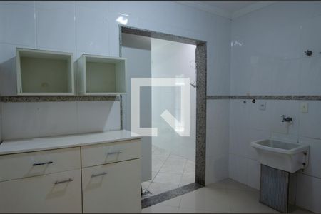 Casa de condomínio à venda com 600m², 6 quartos e 3 vagas Casa de condomínio à venda com 600m², 6 quartos e 3 vagasCozinha