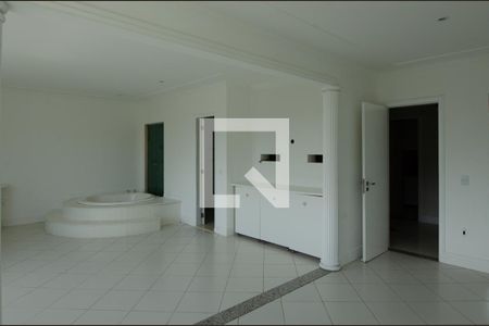 Casa de condomínio à venda com 600m², 6 quartos e 3 vagas Casa de condomínio à venda com 600m², 6 quartos e 3 vagasSuite 2