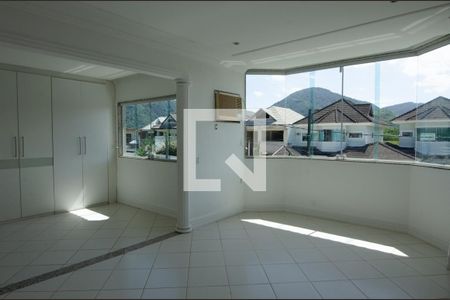 Casa de condomínio à venda com 600m², 6 quartos e 3 vagas Casa de condomínio à venda com 600m², 6 quartos e 3 vagasSuite 2