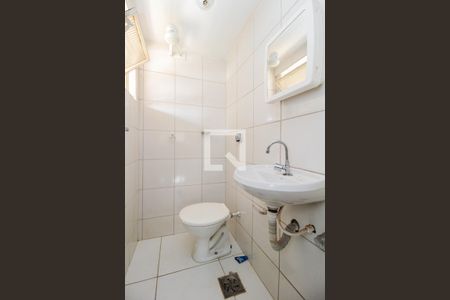 Banheiro de kitnet/studio para alugar com 1 quarto, 22m² em Comércio Local Norte 207, Brasília