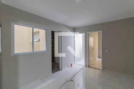 Sala e Cozinha Integrada  de apartamento para alugar com 2 quartos, 45m² em Penha de França, São Paulo