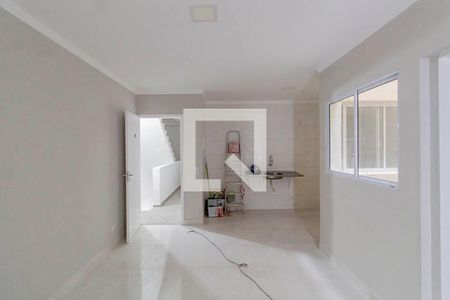 Sala e Cozinha Integrada  de apartamento para alugar com 2 quartos, 45m² em Penha de França, São Paulo