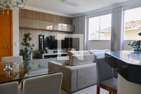 Sala de apartamento à venda com 2 quartos, 72m² em Cabral, Contagem