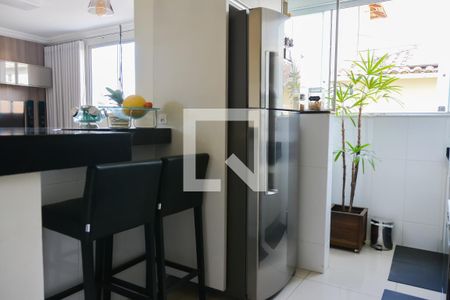 Cozinha de apartamento à venda com 2 quartos, 72m² em Cabral, Contagem