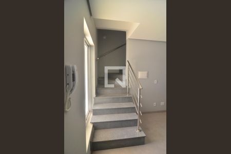 Escada de casa de condomínio à venda com 3 quartos, 90m² em Igara, Canoas