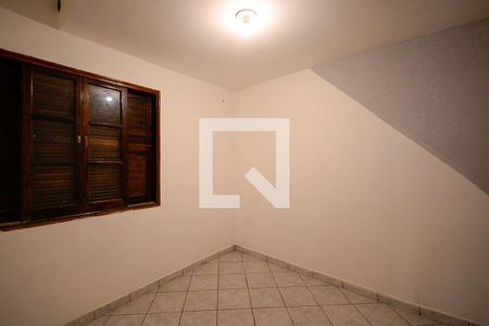 Quarto 2 de casa à venda com 3 quartos, 70m² em Vila Santo Estefano, São Paulo