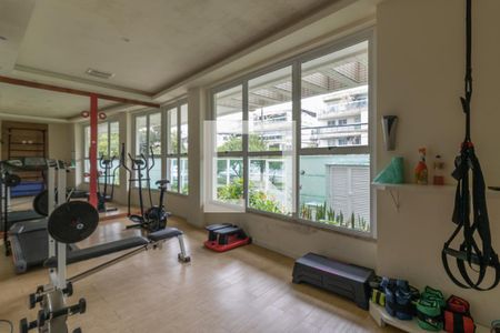 Apartamento à venda com 103m², 3 quartos e 2 vagas Apartamento à venda com 103m², 3 quartos e 2 vagasÁrea comum - Academia