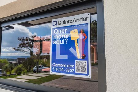 Casa de condomínio à venda com 327m², 4 quartos e 6 vagas Casa de condomínio à venda com 327m², 4 quartos e 6 vagasPlaquinha na Fachada