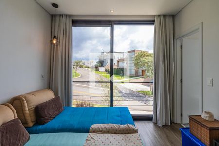 Casa de condomínio à venda com 327m², 4 quartos e 6 vagas Casa de condomínio à venda com 327m², 4 quartos e 6 vagasSuíte 4