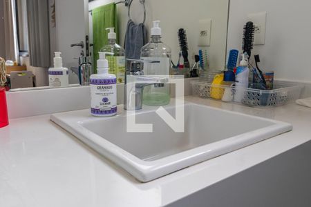 Casa de condomínio à venda com 327m², 4 quartos e 6 vagas Casa de condomínio à venda com 327m², 4 quartos e 6 vagasBanheiro da Suíte 3