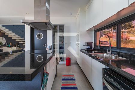 Casa de condomínio à venda com 327m², 4 quartos e 6 vagas Casa de condomínio à venda com 327m², 4 quartos e 6 vagasCozinha