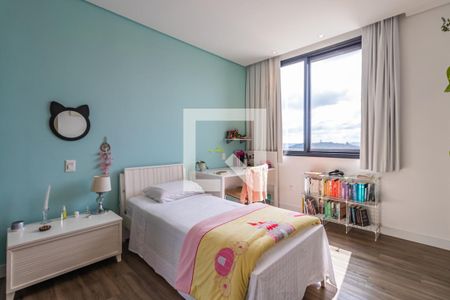 Casa de condomínio à venda com 327m², 4 quartos e 6 vagas Casa de condomínio à venda com 327m², 4 quartos e 6 vagasSuíte 2