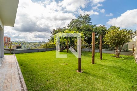 Casa de condomínio à venda com 327m², 4 quartos e 6 vagas Casa de condomínio à venda com 327m², 4 quartos e 6 vagasQuintal