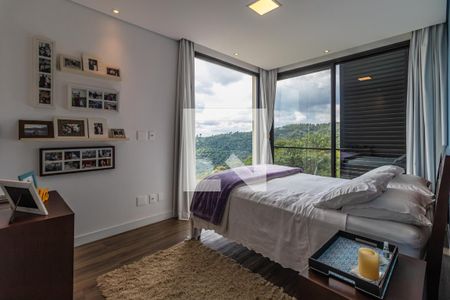 Casa de condomínio à venda com 327m², 4 quartos e 6 vagas Casa de condomínio à venda com 327m², 4 quartos e 6 vagasSuíte 1