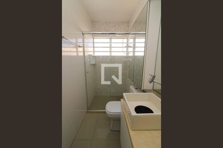 Banheiro de apartamento para alugar com 1 quarto, 44m² em Partenon, Porto Alegre