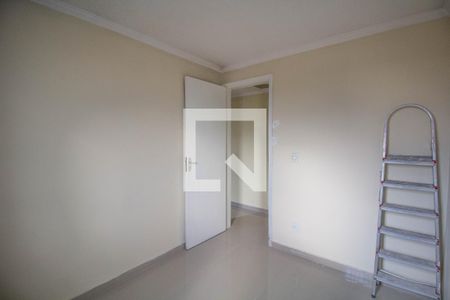 Quarto 2 de apartamento para alugar com 2 quartos, 45m² em Jardim Redil, São Paulo